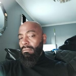 Meet your Posher, Dennis